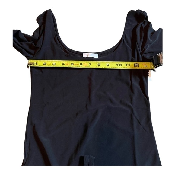 Leith DOUBLE SCOOP LONG SLEEVE THONG BODYSUIT IN BLACK - Picture 9 of 11